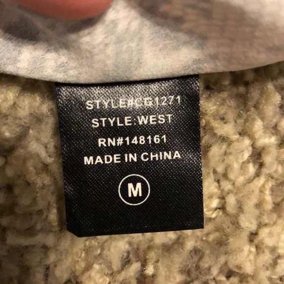 IZZY AND LOLA PINK SNAKESKIN TOP - Picture 5 of 6